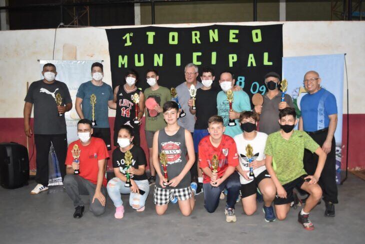 En Campo Grande tuvo lugar el Primer Torneo Municipal de Ping Pong .