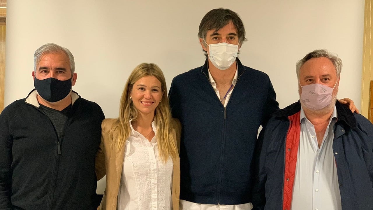 Esteban Bullrich posó junto a Andrea Giorgini y Joaquín de la Torre.