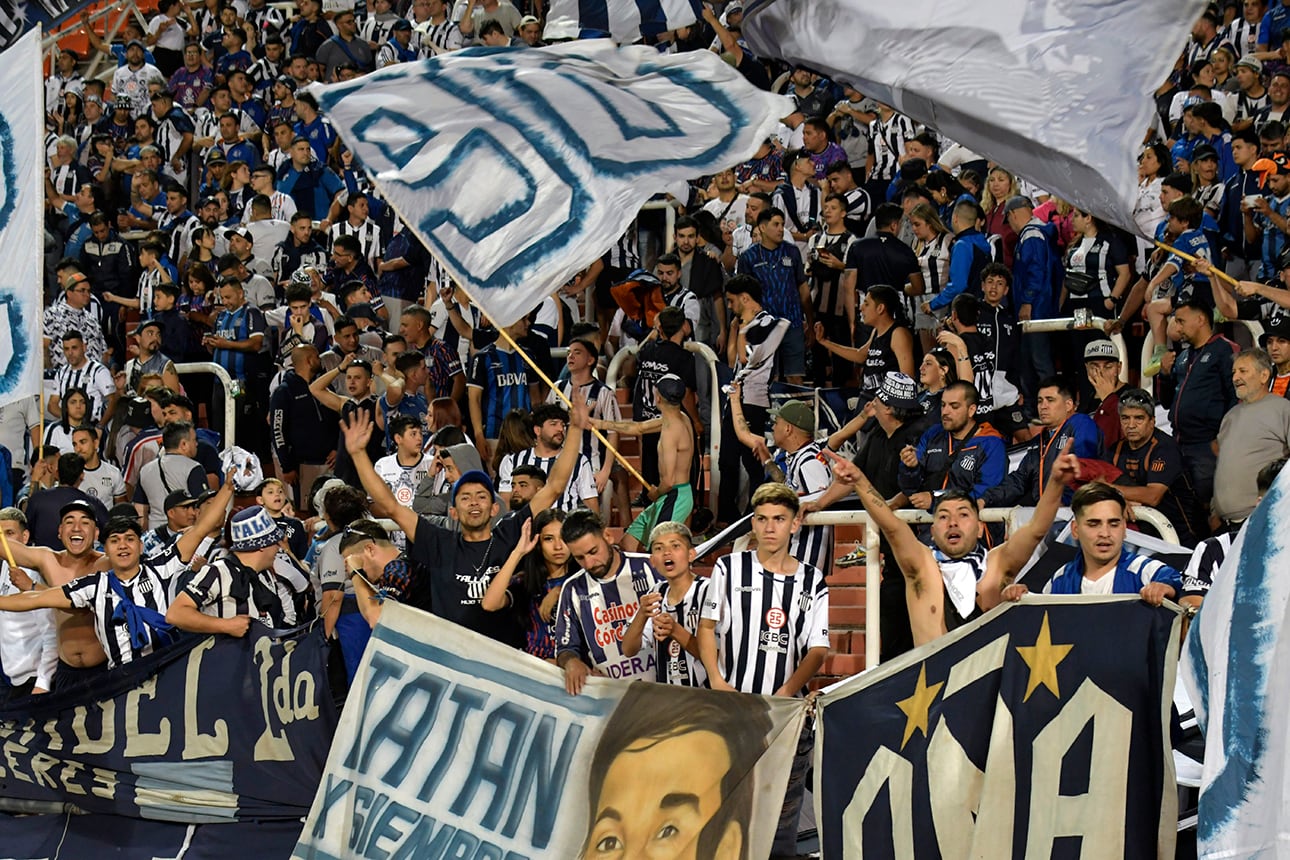 El Club Atlético Boca Juniors pasó a semifinales de la Copa Argentina por penales
El xeneize empató con Talleres de Córdoba 1 a 1, pero le ganó a los cordobeses por penales y enfrentará a Estudiantes de La Plata.

Foto. Orlando Pelichotti