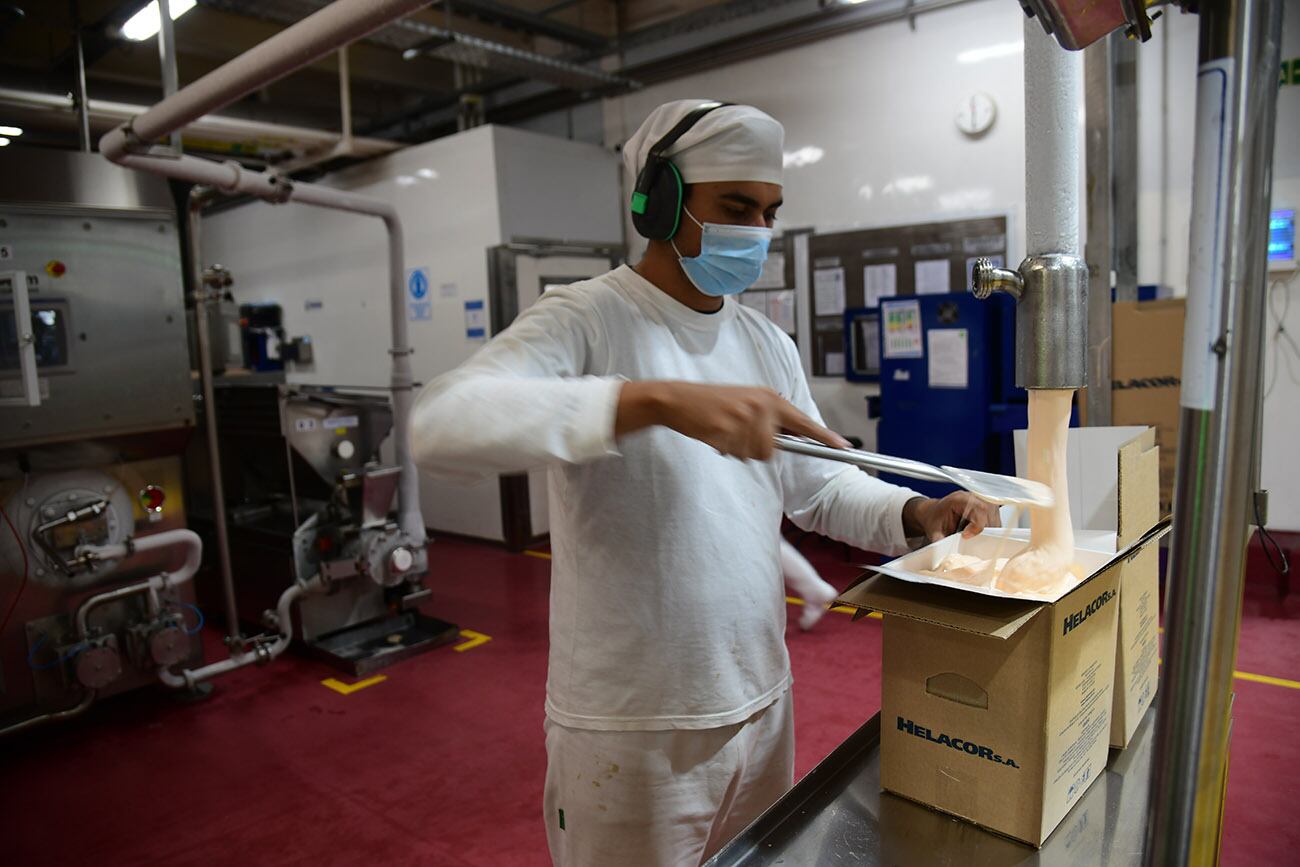 Grido produce alrededor de un millón de kilos de helado a granel por día.