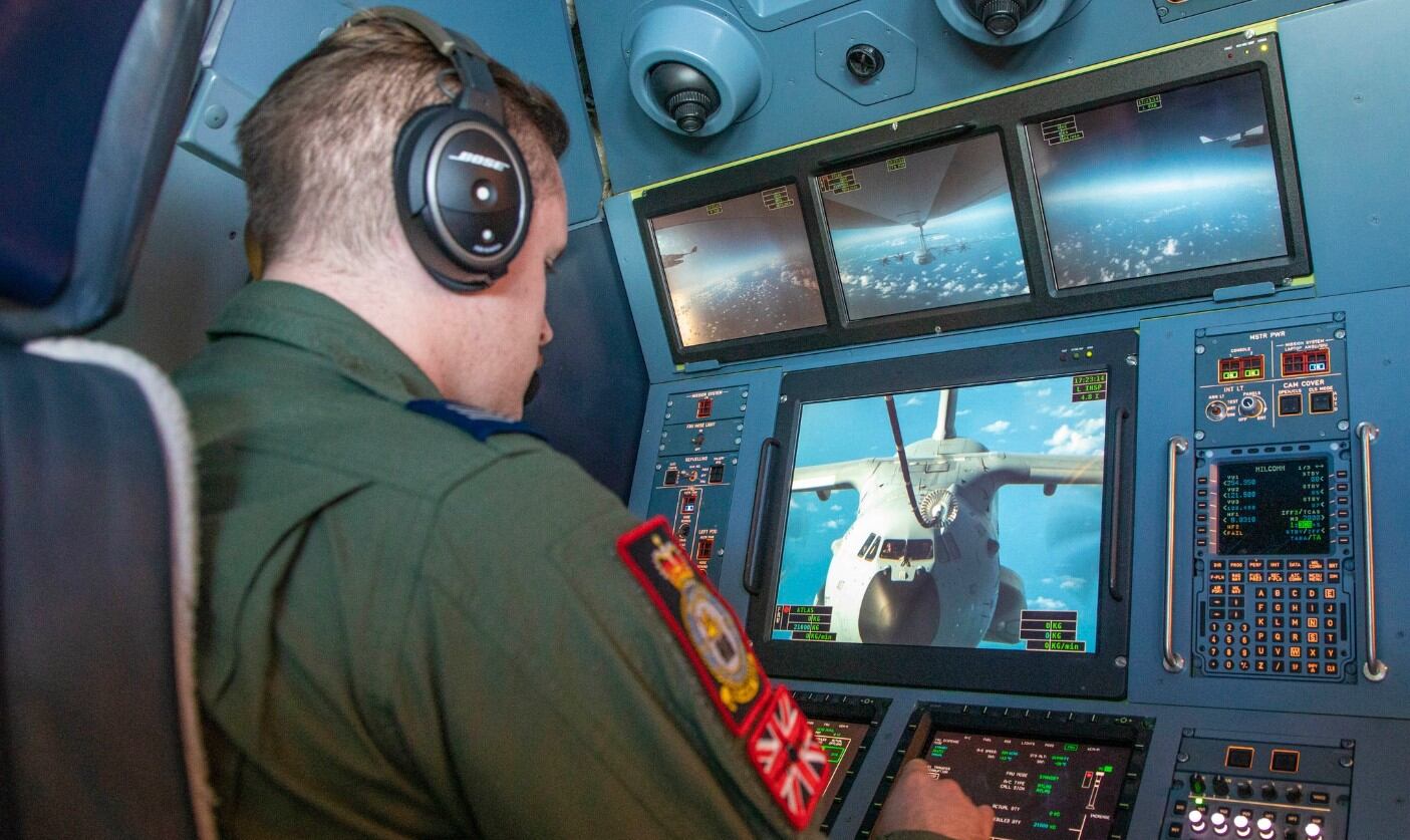 Operador del sistema de reabastecimiento aire aire, a bordo del A330 "Voyager".