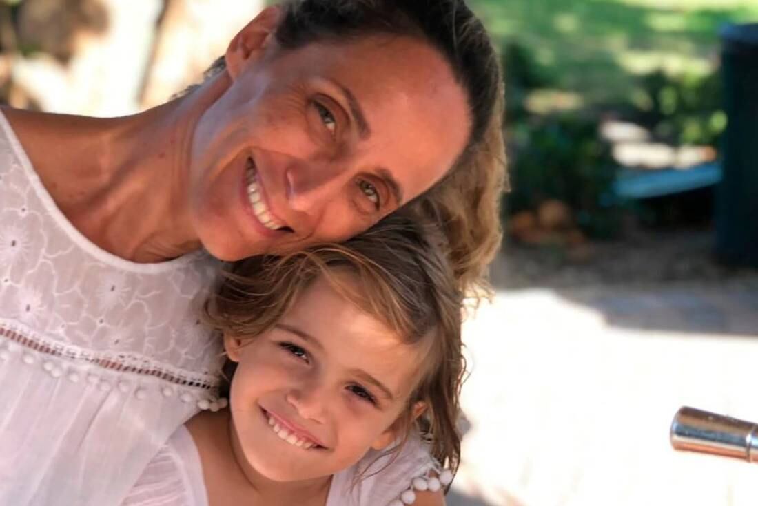 Stella junto a su mamá, Graciela Cattarossi.