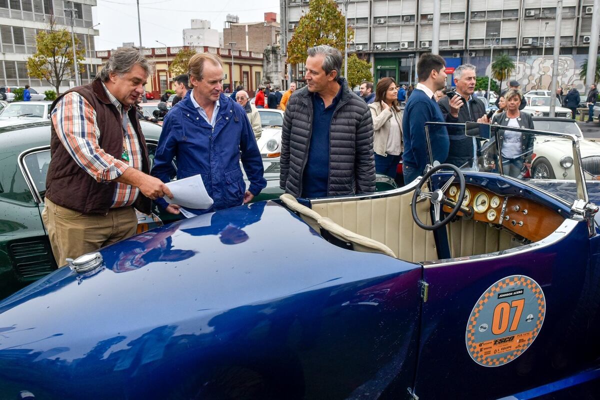 Bordet y Bahl estuvieron junto a los pilotos del Rally 100 Millas Históricas en Paraná