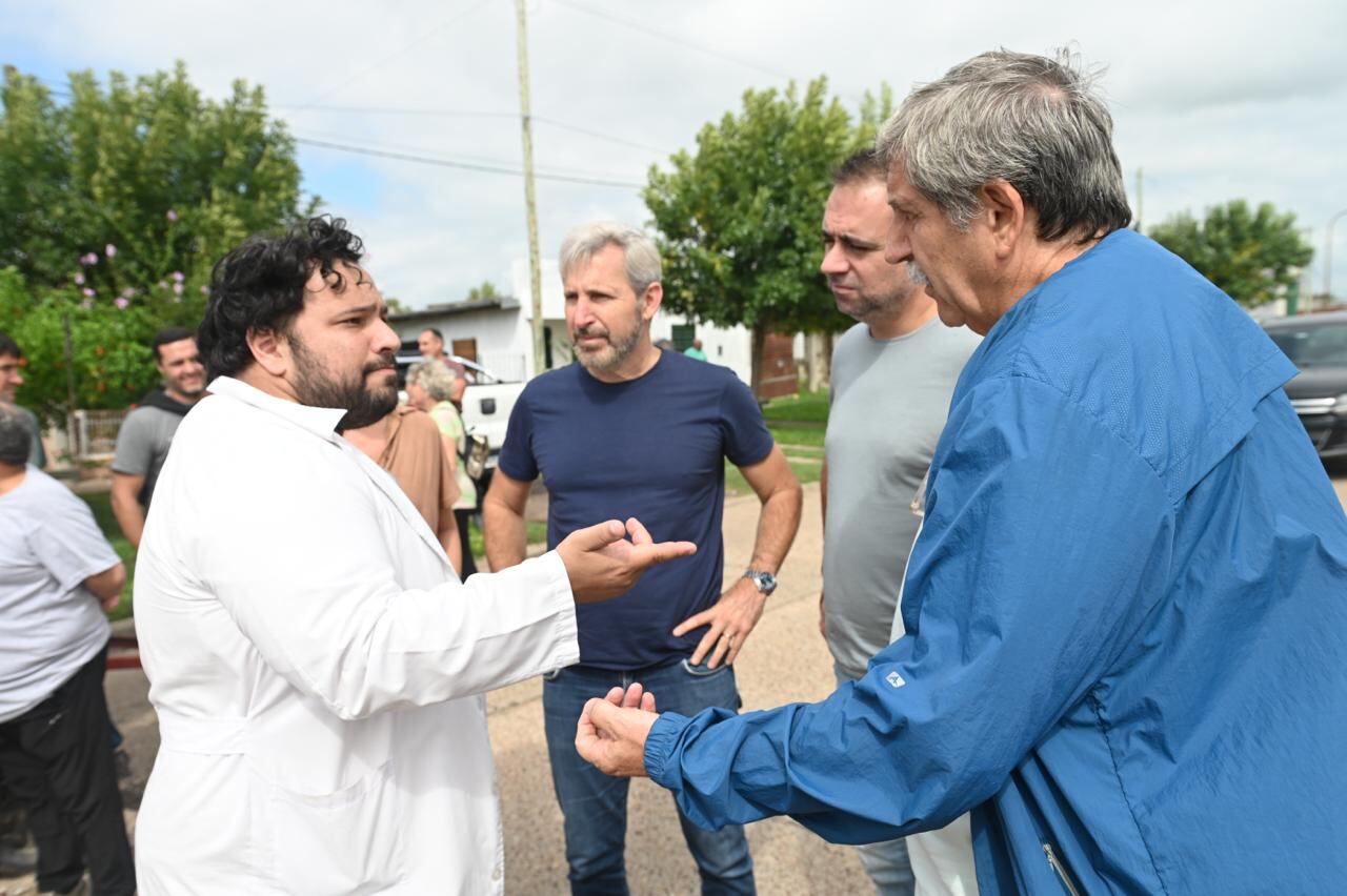 Rogelio Frigerio y Mauricio Davico recorren las zonas inundadas de Gualeguaychú