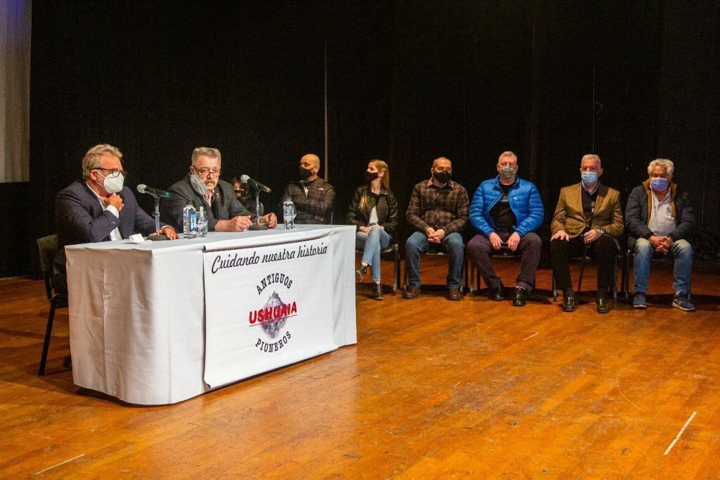 Mario Daniele dirigió palabras de agradecimiento a las familias centenarias y utilizó metáforas que emocionaron a los presentes.