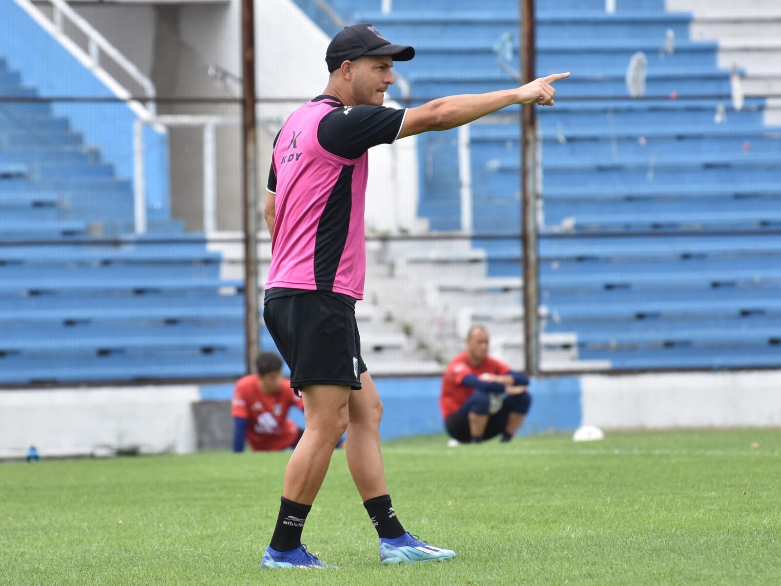 El entrenador del “Lobo”, Matías Módolo, trabajó durante la semana sabiendo que este domingo no podrá contar con tres nombres claves en el equipo titular.