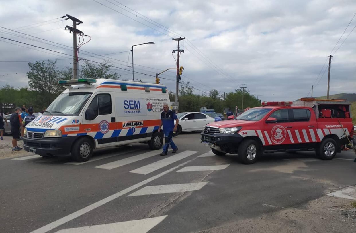 Accidente en el puente nuevo de San Antonio de Arredondo. Foto: Bomberos de Icho Cruz