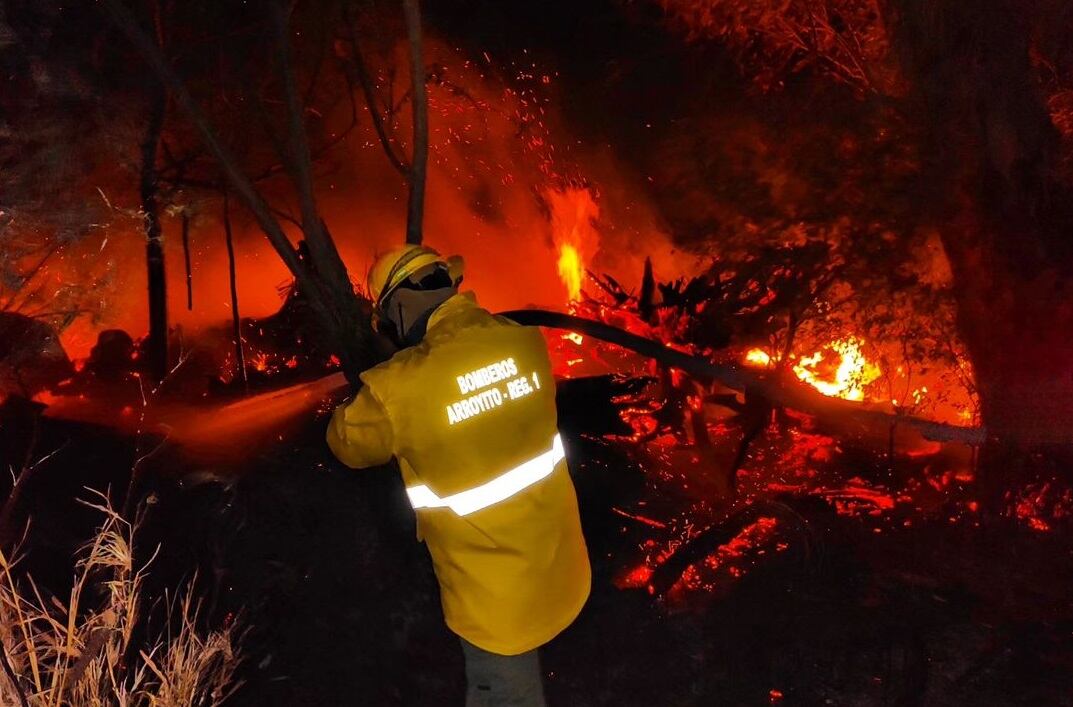 Bomberos Arroyito incendio forestal