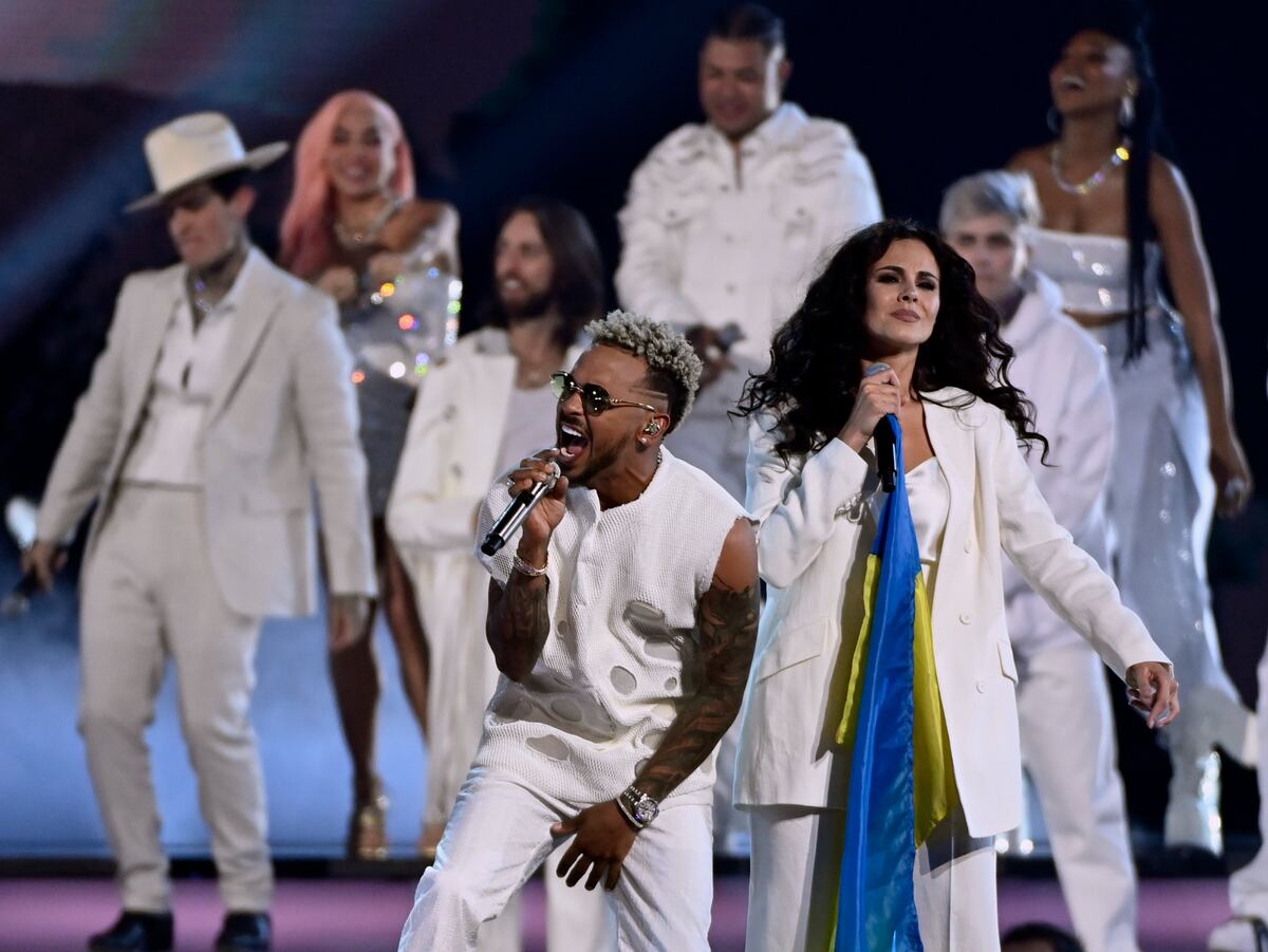Latin American Music Awards 2022: Emilia Mernes, Lit Killah y Tiago PZK cantaron por la paz en Ucrania