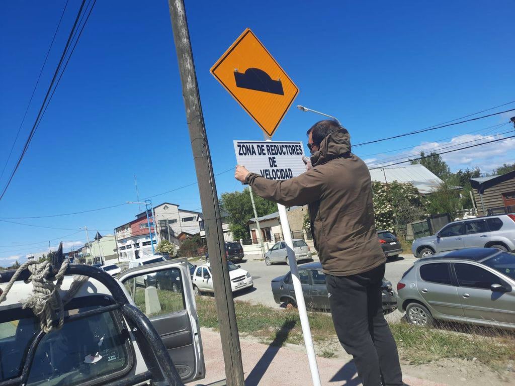 Colocaron cartelería y repararon el playón Natanael Ríos