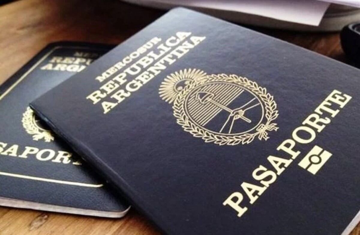 El pasaporte funciona como un documento de identidad internacional