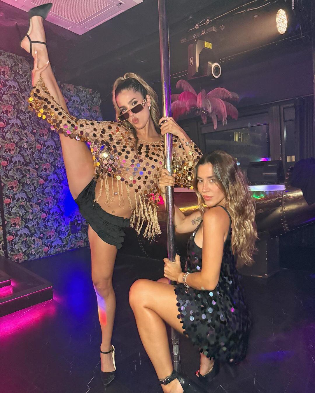 Jimena Barón con Juli Poggio.