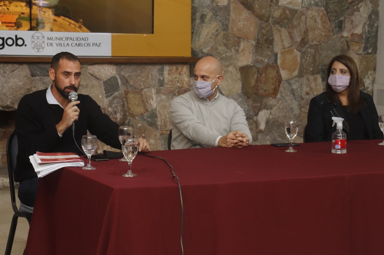 El secretario de Gobierno y Coordinación Darío Zeino, junto al intendente Municipal Daniel Gómez Gesteira.