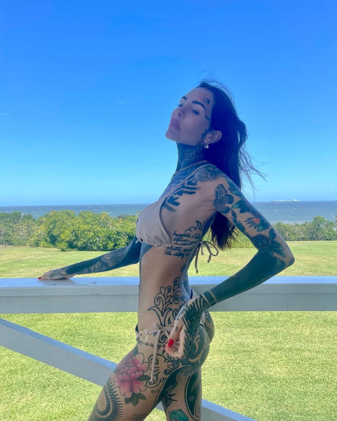 Cande Tinelli disfrutó del verano en Punta del Este