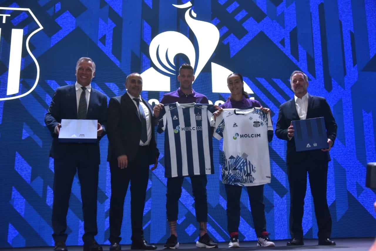 Talleres presentó sus camisetas para 2025. (Facundo Luque / La Voz)