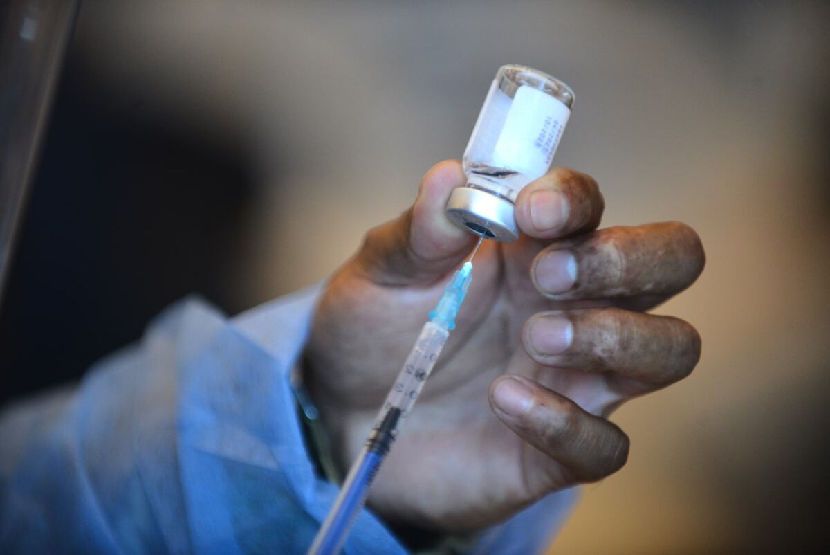 Covid en Córdoba: este lunes comienza la vacunación en farmacias
