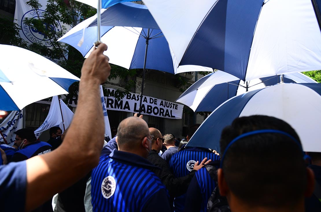 Los gremios estatales exigen respuestas a los reclamos salariales
(Fotografía José gabriel Hernández / La Voz)