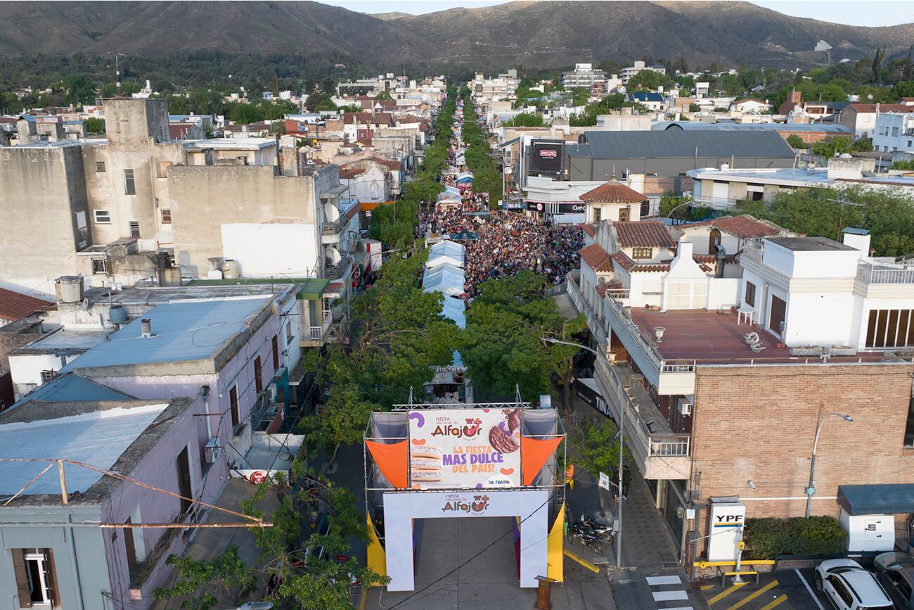 Turismo. Fiesta nacional del alfajor en La Falda, Córdoba. (La Voz)