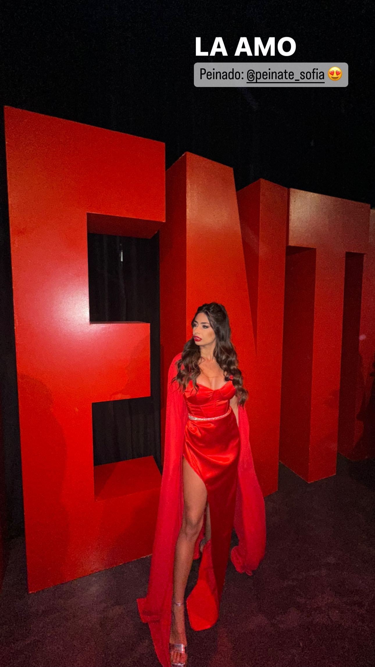 Daniela Celis, al rojo vivo, en la fiesta de Revista Gente