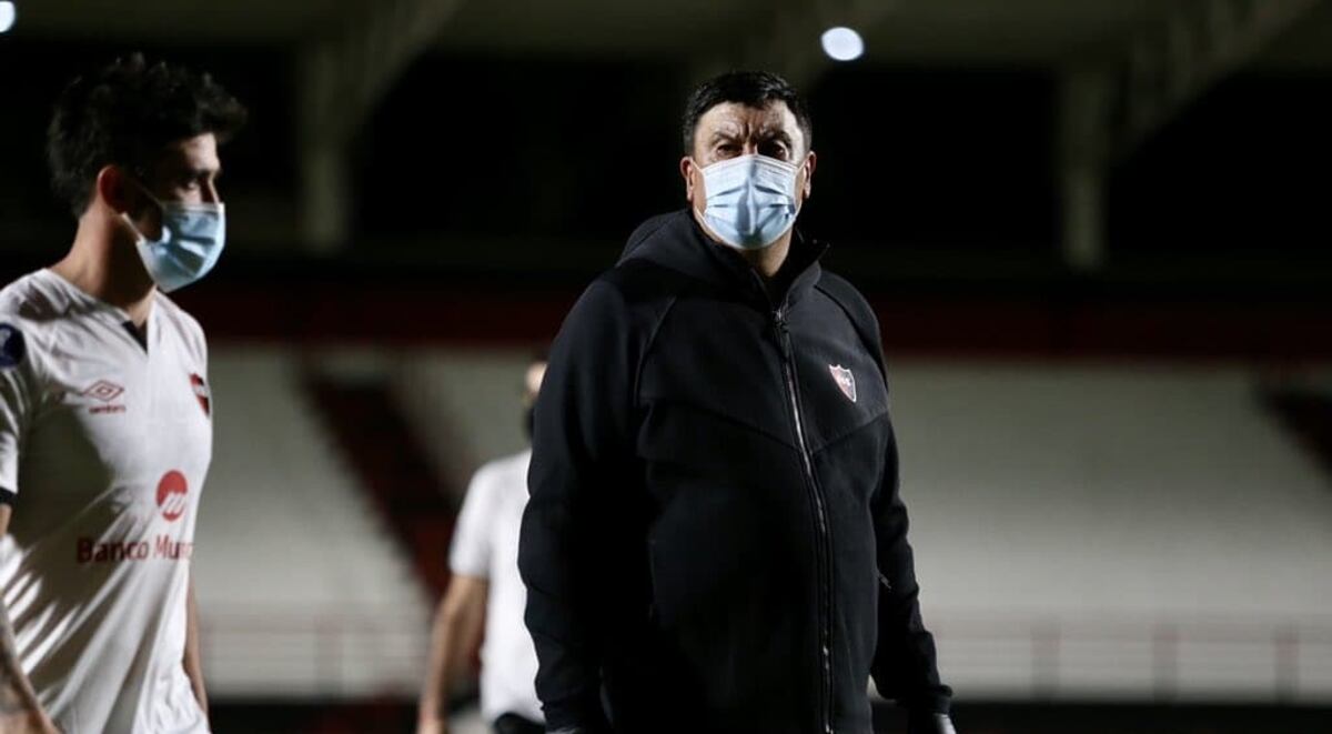 Germán Burgos se fue “orgulloso” de Newell’s a pesar de la derrota en La Plata