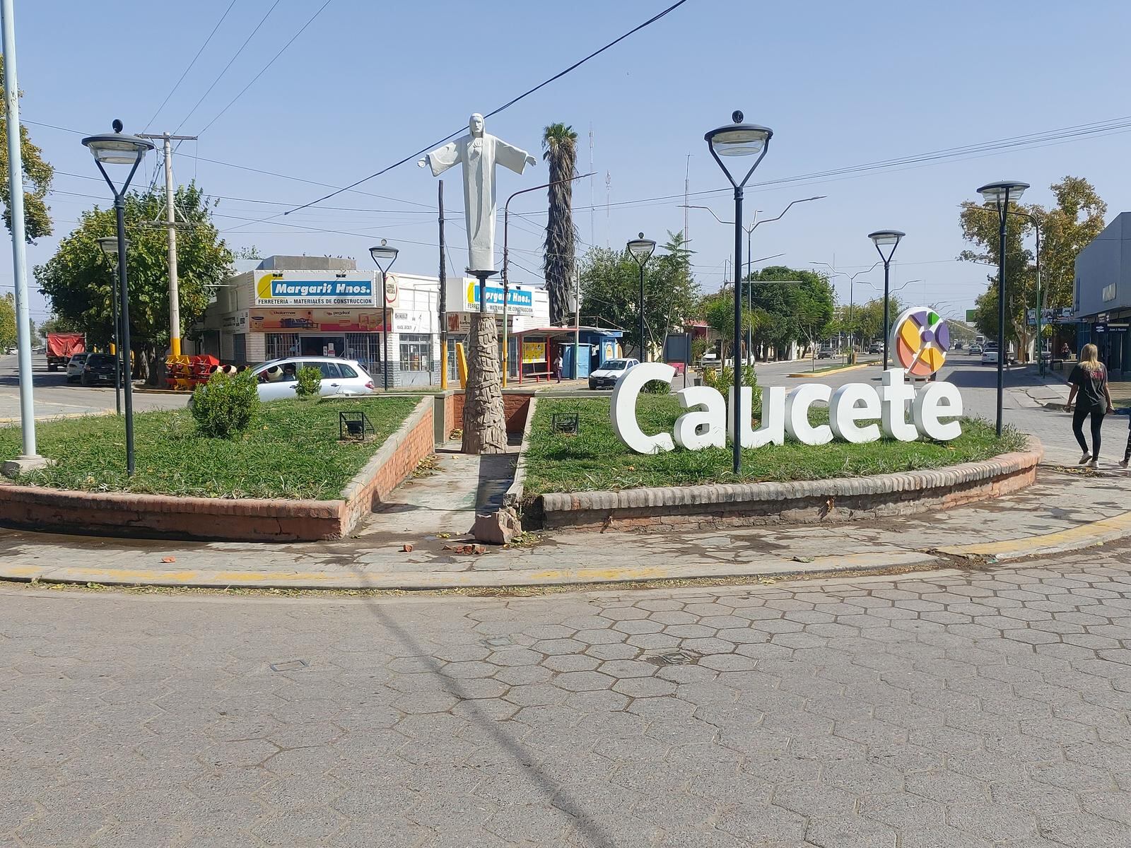 Un sanjuanino quiso robar en una casa en Caucete y al escapar se olvidó el arma en la mesa de luz.