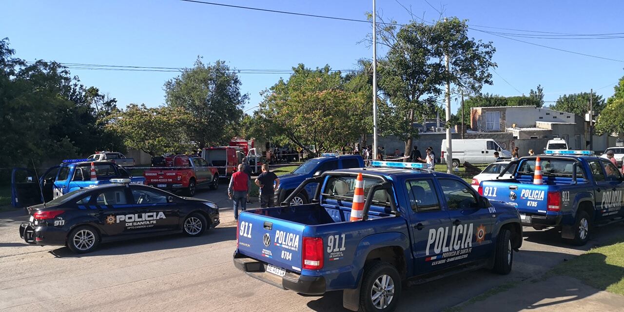 La Policía montó un amplio operativo luego de la colisión para trabajar junto con los bomberos. (Día 7)