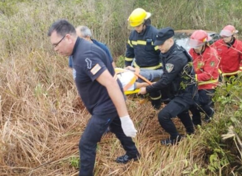 Guaraní: una mujer resultó herida tras un accidente vial.