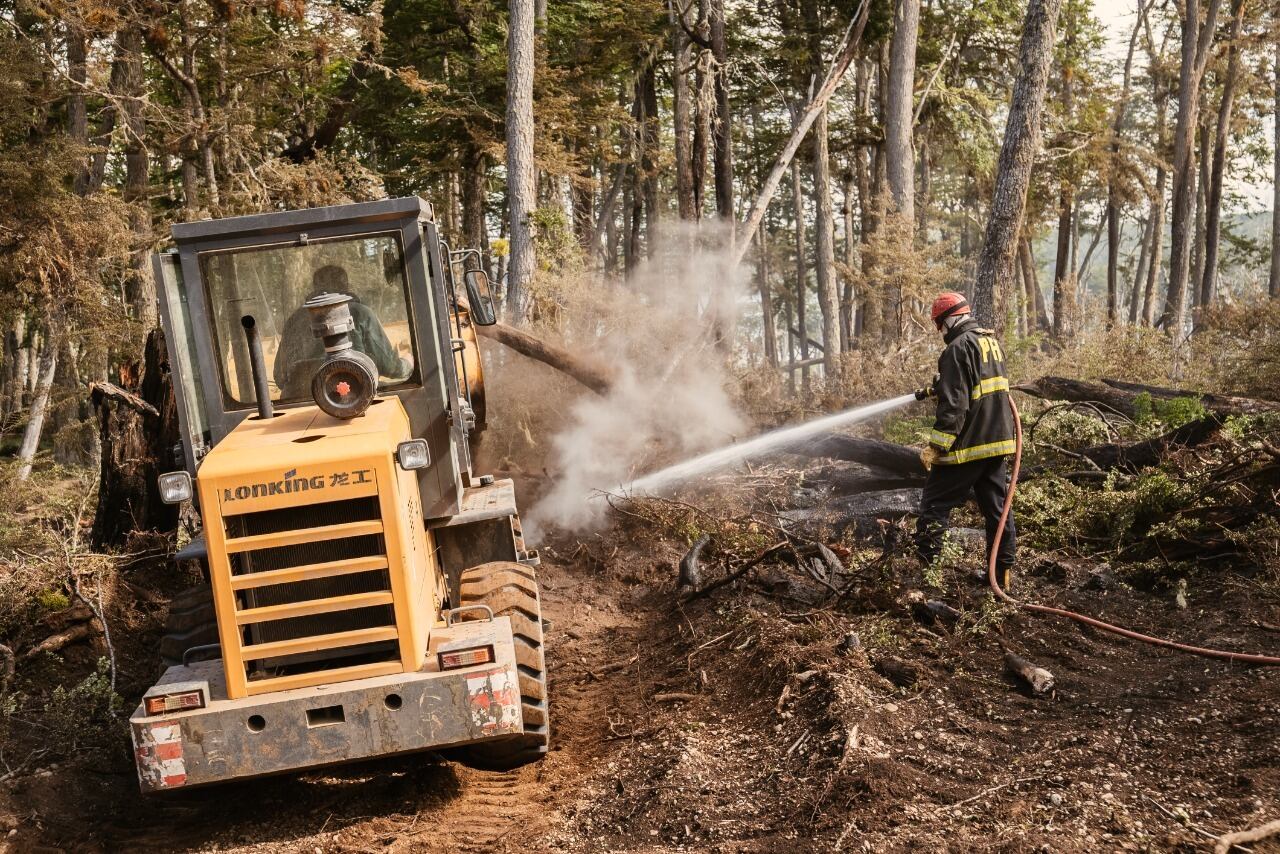 Arde Tierra del Fuego: el incendio continúa activo en la Reserva Provincial