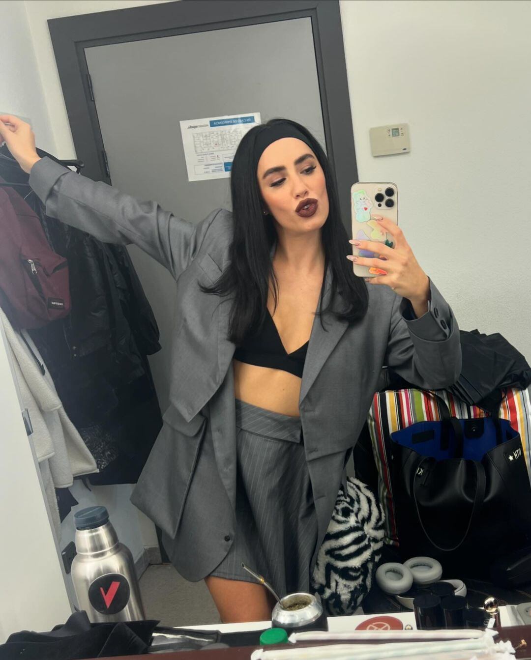 Lali brilló con un look sastrero ultra sexy y se llevó todas las miradas en Factor X de España