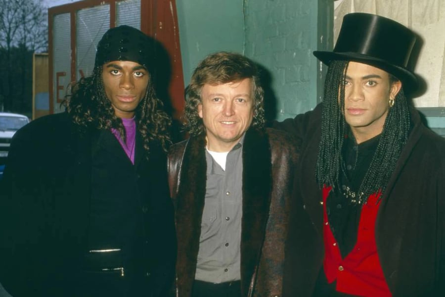 Fabrice Morvan, Rob Pilatus y el productor de Milli Vanilli Frank Farian.