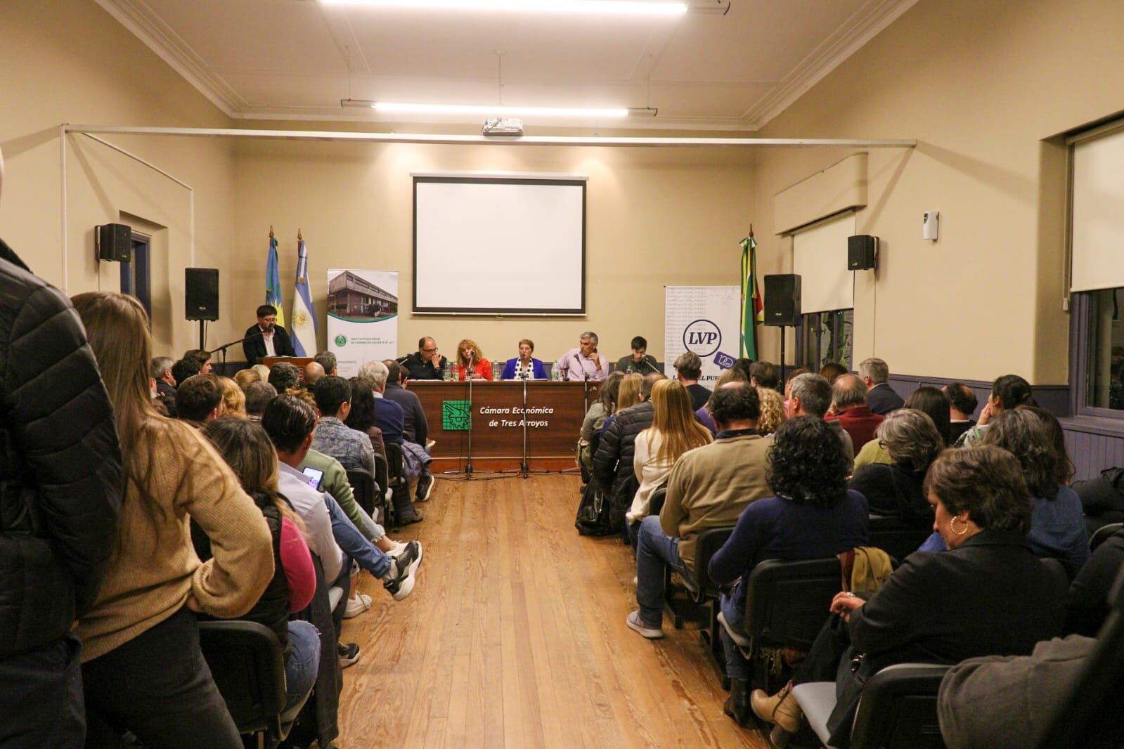 debate de candidatos a intendente en la Cámara Económica