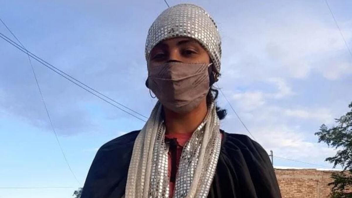 Una joven de Las Heras se disfrazó de “Reina Maga” para llevar alegría a niños del departamento