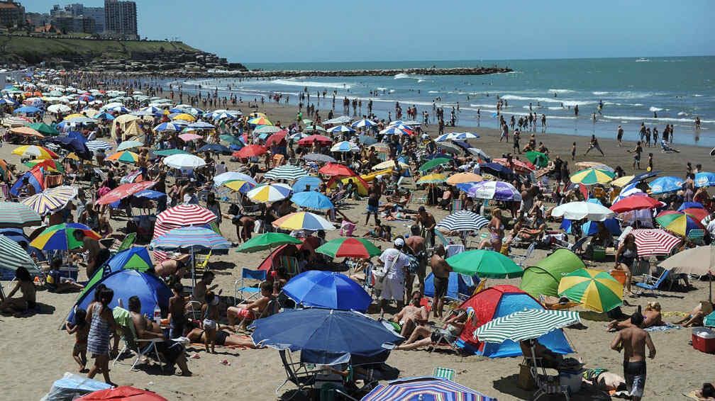 Temporada en Mar del Plata (Télam/Archivo).