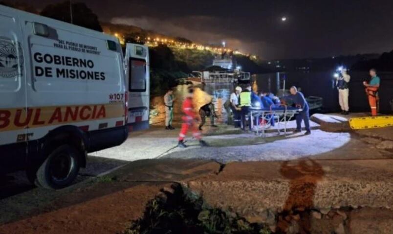 Puerto Iguazú: rescataron a dos personas que se había caído al río Paraná.