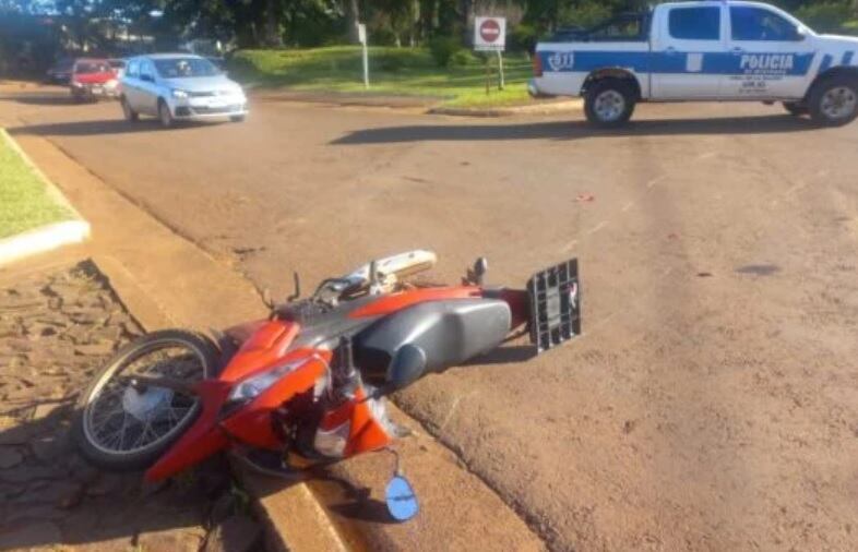 Accidente vial en Aristóbulo del Valle dejó a un motociclista herido.