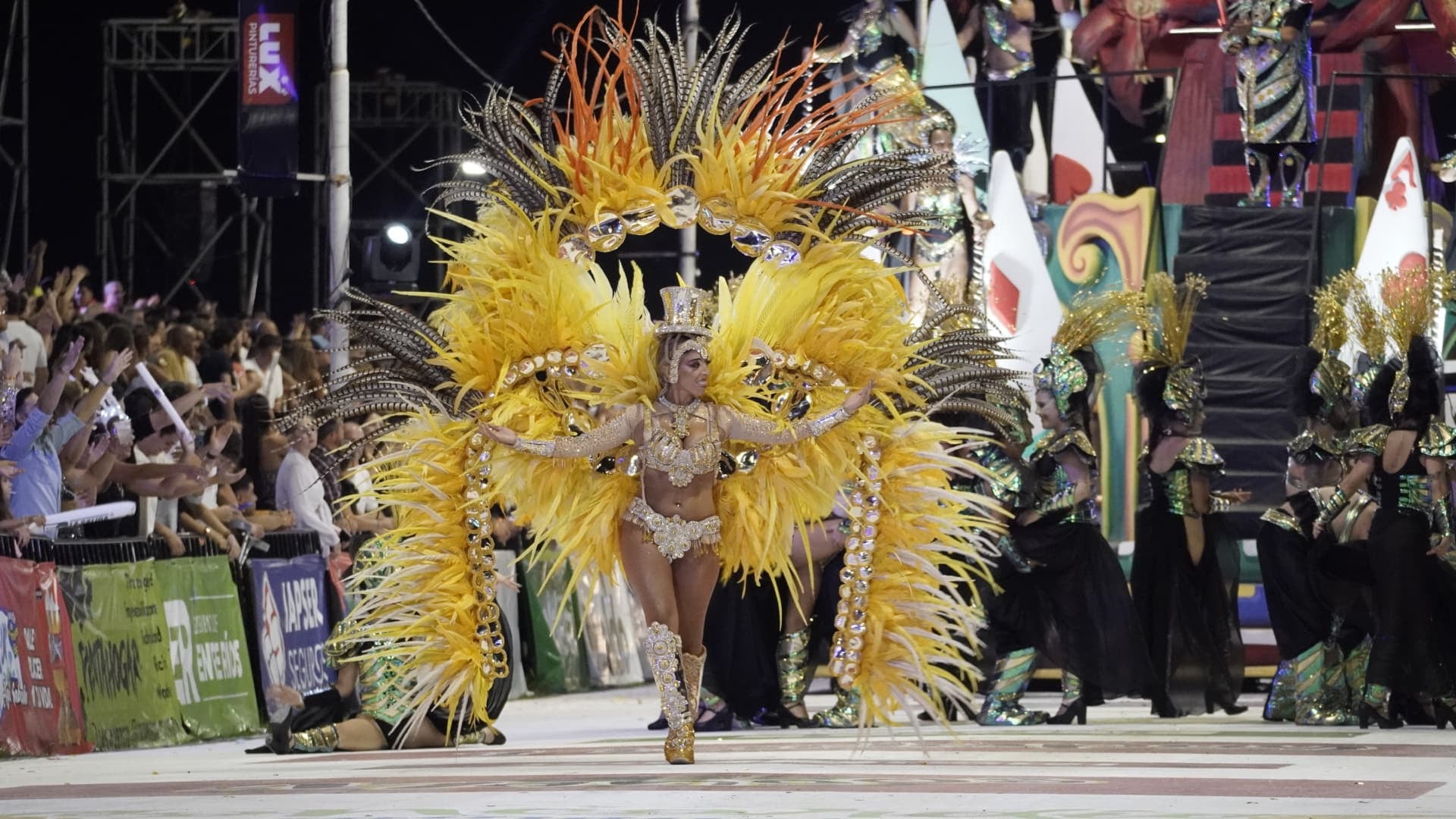 UNA NOCHE INOLVIDABLE: EL CARNAVAL DE CONCORDIA SE DESPIDIÓ A LO GRANDE