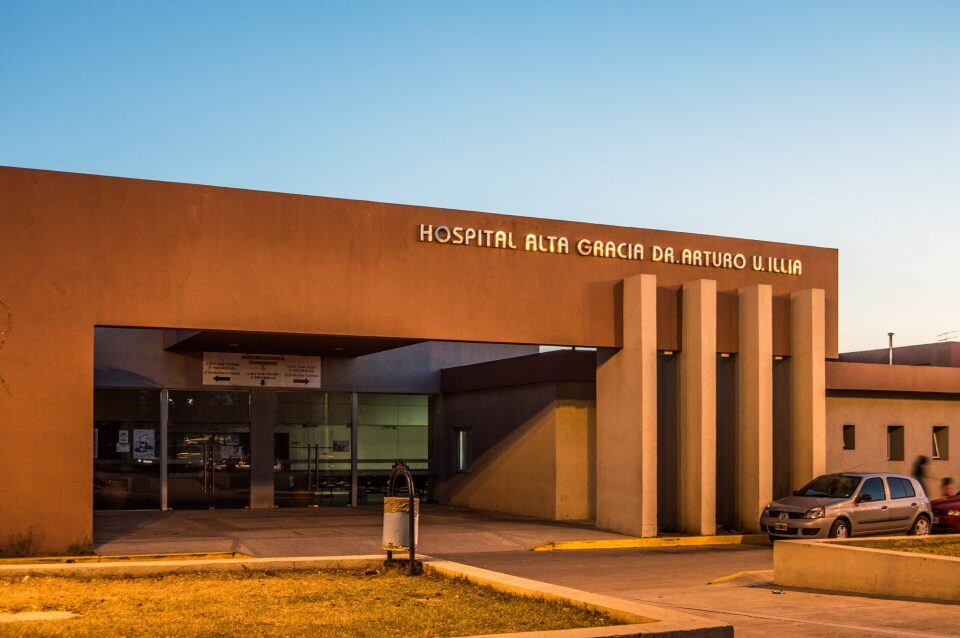 Tenso cruce en el Hospital Arturo Illia de Alta Gracia.