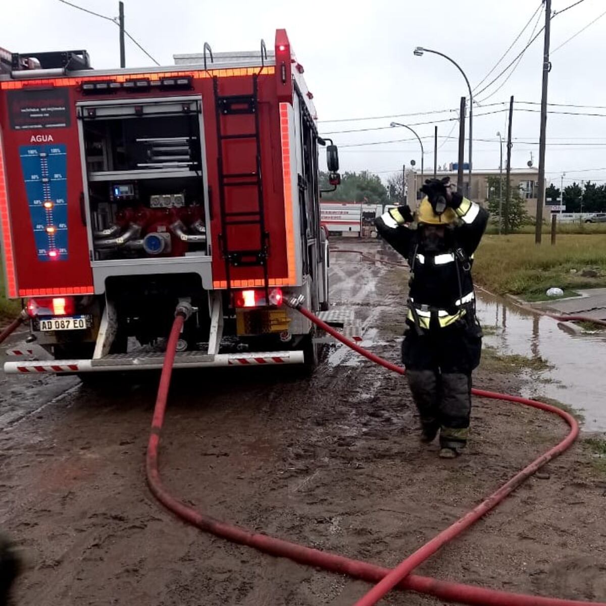 Bomberos controlaron un incendio en una vivienda