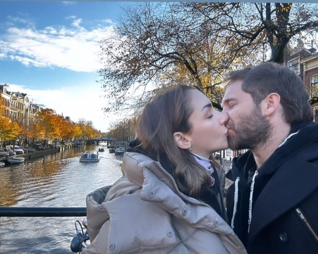 Enamorados, Thelma Fardín y Nico Riera pasean por Europa