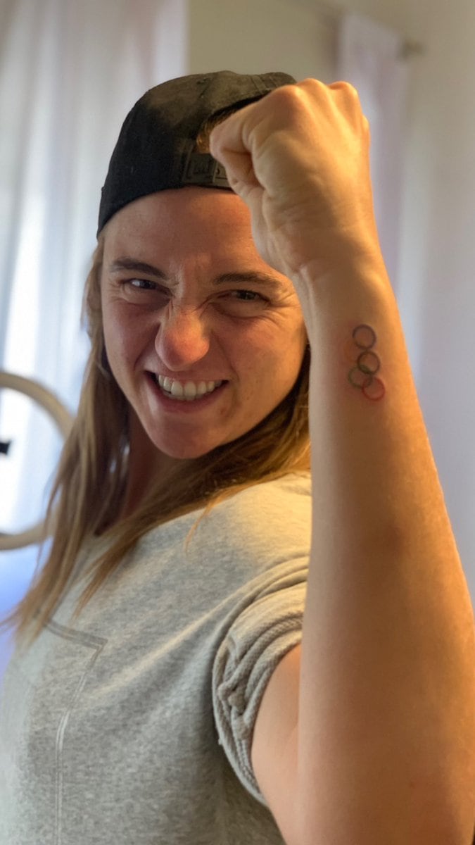 "Nachu" se mostró entusiasmada con su nuevo tatuaje.