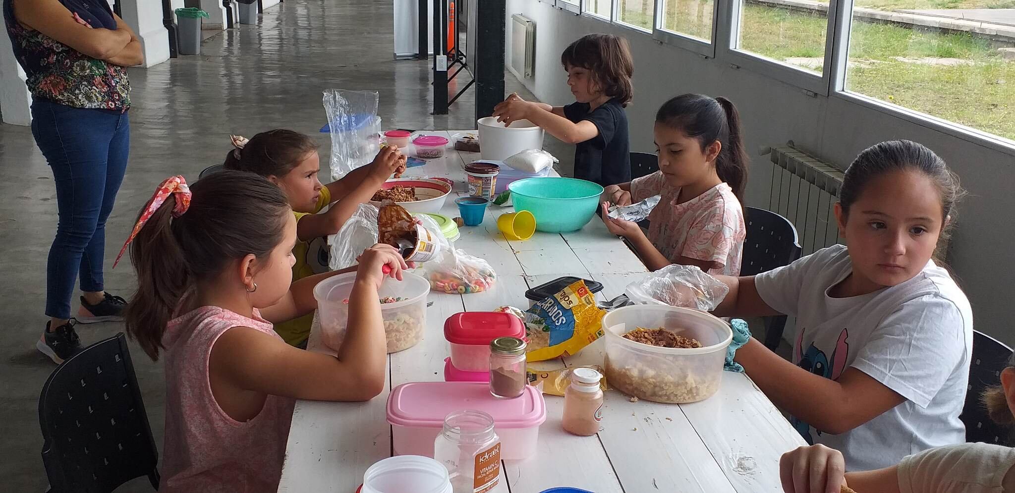 Se llevó a cabo el Taller de Cocina Infantil en el Centro Cultural La Estación de Tres Arroyos