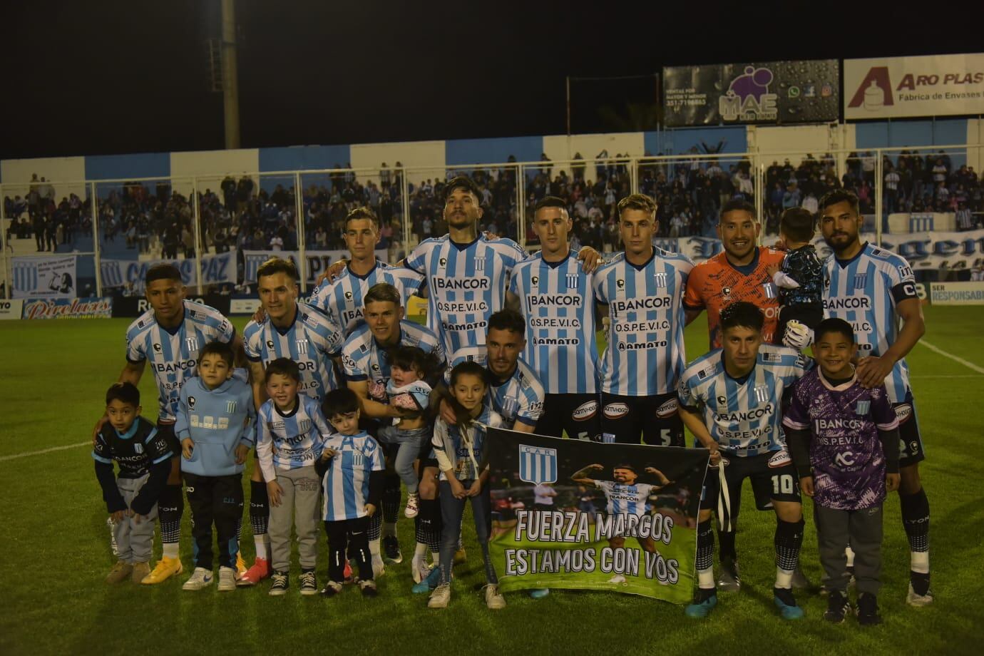 Racing y Douglas Haig, en Nueva Italia, por la fecha 28 de la Zona 2 del Federal A. (Facundo Luque / La Voz)