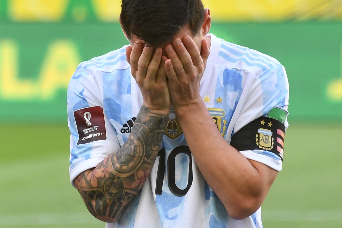 Los mejores memes del bochorno en el partido de Eliminatorias entre Argentina y Brasil
