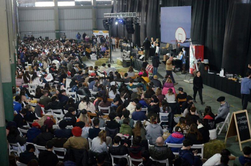 Estudiantes de Tres Arroyos participaron del encuentro del Instituto de la Promoción de la Carne Vacuna Argentina