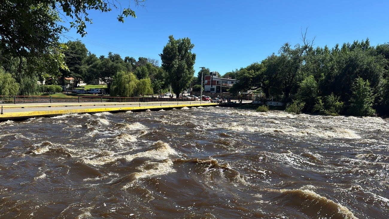 Crecida de los ríos en las sierras de Córdoba.(La Voz)