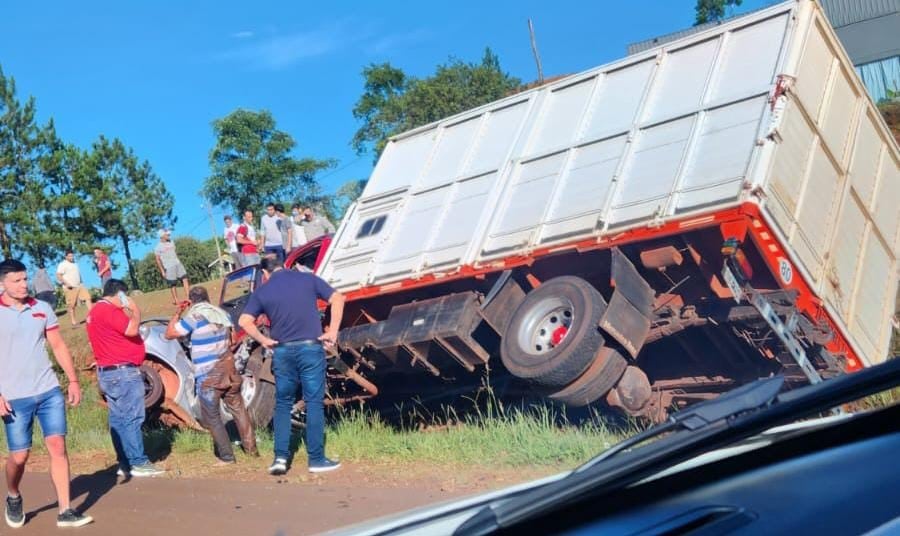 Un muerto y un herido grave tras un choque frontal en Aristóbulo del Valle.