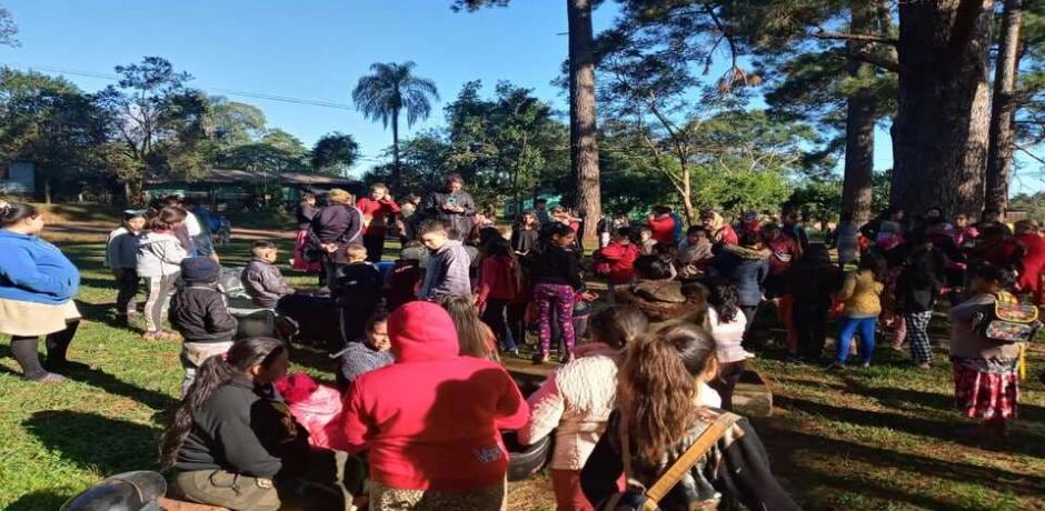 Festival Solidario: Entregaron todo lo recaudado por “Abrigos del Alma” en el Barrio Los Pinares