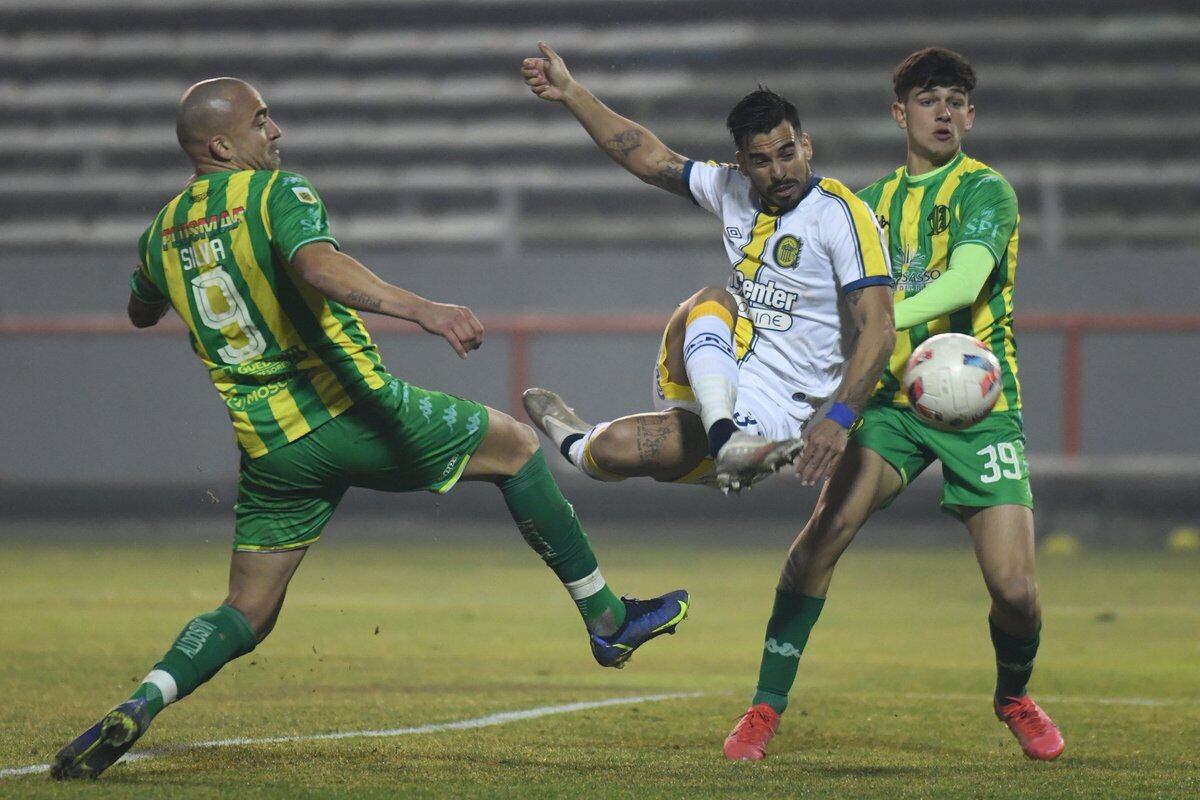 Rosario Central cayó ante Aldosivi y Carlos Tevez aún no suma como DT