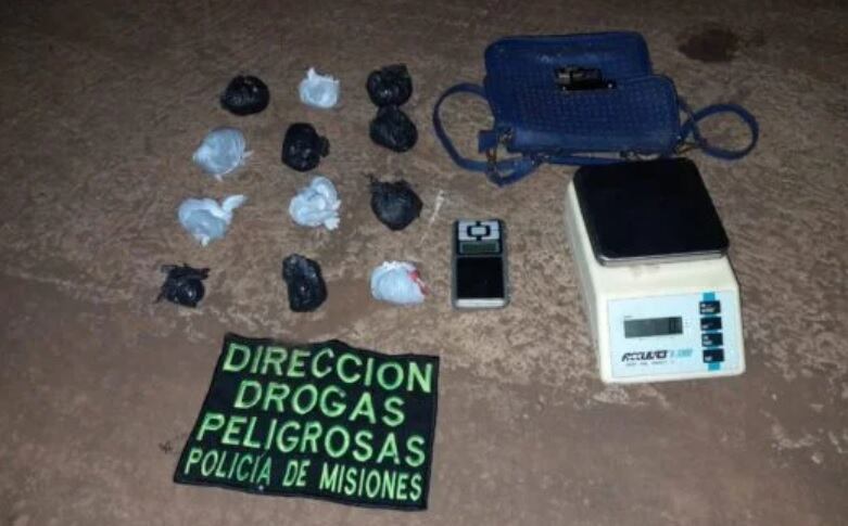 Tras evitar inspección policial, fueron detenidos por narcomenudeo en Garupá.