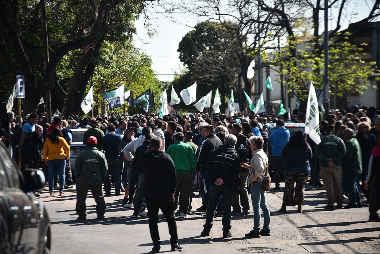 Asamblea de municipales en áreas operativas del Suoem. (Pedro Castillo / La Voz)